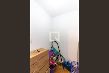 Apartamento à venda com 74m², 2 quartos e sem vaga Apartamento à venda com 74m², 2 quartos e sem vagaQuarto de Serviço