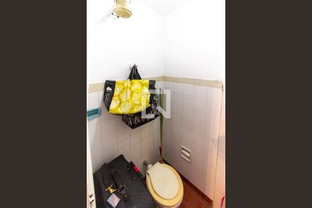 Apartamento à venda com 74m², 2 quartos e sem vaga Apartamento à venda com 74m², 2 quartos e sem vagaBanheiro de serviço