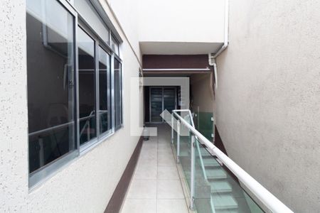 Casa à venda com 298m², 5 quartos e 3 vagasCorredor