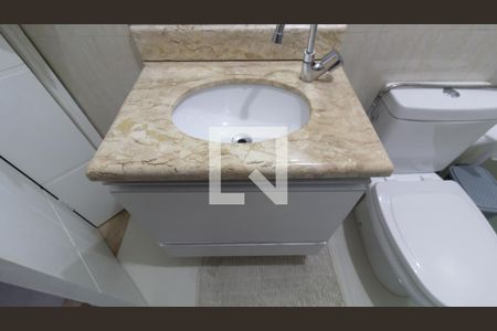 Casa à venda com 298m², 5 quartos e 3 vagasBanheiro 2