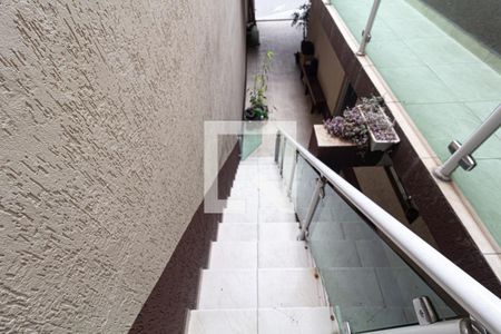 Casa à venda com 298m², 5 quartos e 3 vagasEscada