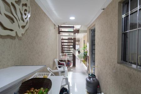 Casa à venda com 298m², 5 quartos e 3 vagasCorredor