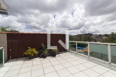Casa à venda com 298m², 5 quartos e 3 vagasvaranda