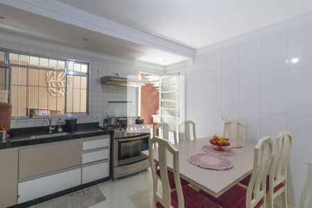 Casa à venda com 298m², 5 quartos e 3 vagasCozinha