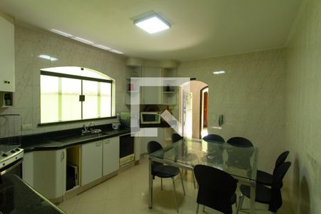 Casa à venda com 172m², 3 quartos e 2 vagasCozinha