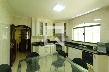 Casa à venda com 172m², 3 quartos e 2 vagasCozinha