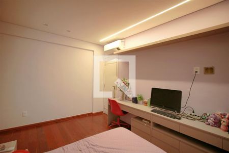 Apartamento à venda com 420m², 4 quartos e 5 vagasSuíte 2
