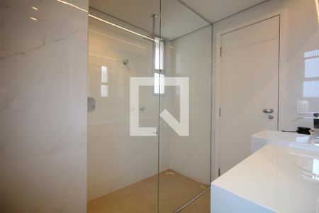 Apartamento à venda com 420m², 4 quartos e 5 vagasBanheiro da Suíte 2