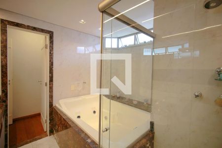 Apartamento à venda com 420m², 4 quartos e 5 vagasBanheiro da  Suíte Master