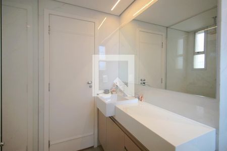 Apartamento à venda com 420m², 4 quartos e 5 vagasBanheiro da Suíte 2