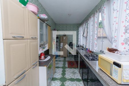 Casa à venda com 200m², 5 quartos e 3 vagasCozinha e Área de Serviço