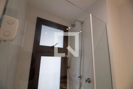 Banheiro da Suíte 1 de apartamento para alugar com 2 quartos, 71m² em Jardim das Acacias, São Paulo
