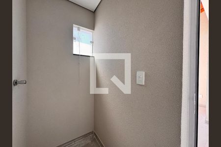 Apartamento à venda com 94m², 2 quartos e 1 vaga Apartamento à venda com 94m², 2 quartos e 1 vagaLavabo