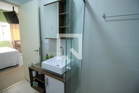Banheiro e área de serviço de kitnet/studio à venda com 1 quarto, 37m² em Brás, São Paulo