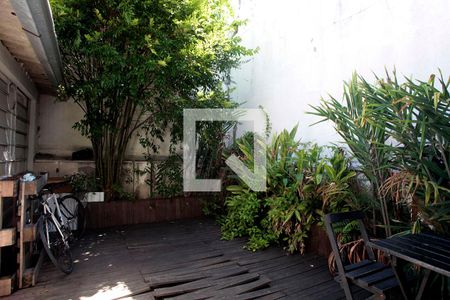 Casa à venda com 230m², 3 quartos e 4 vagasPátio