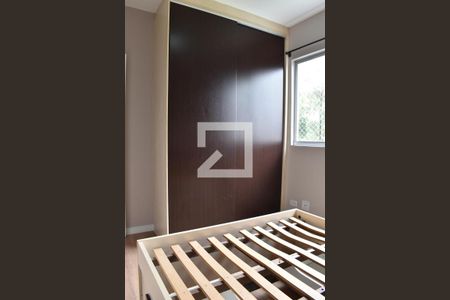 Quarto 1 de apartamento para alugar com 3 quartos, 59m² em Novo Mundo, Curitiba