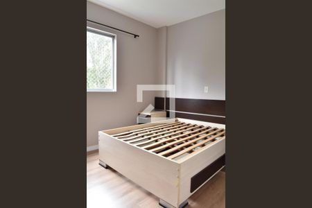 Quarto 1 de apartamento para alugar com 3 quartos, 59m² em Novo Mundo, Curitiba