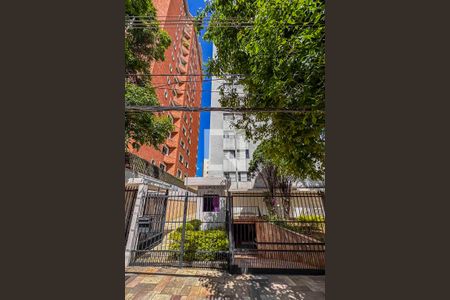 Apartamento à venda com 105m², 3 quartos e 1 vaga Apartamento à venda com 105m², 3 quartos e 1 vagaFachada e portaria