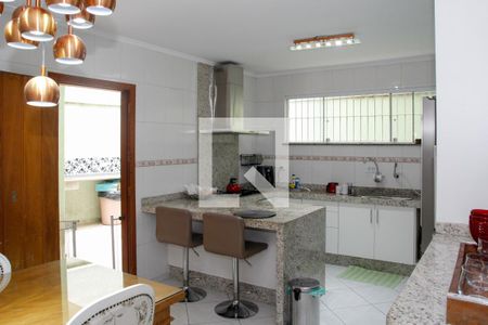Casa à venda com 210m², 3 quartos e 3 vagas Casa à venda com 210m², 3 quartos e 3 vagasCozinha