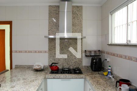 Casa à venda com 210m², 3 quartos e 3 vagas Casa à venda com 210m², 3 quartos e 3 vagasCozinha