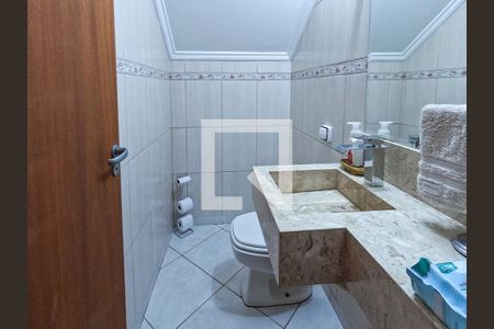 Casa à venda com 210m², 3 quartos e 3 vagas Casa à venda com 210m², 3 quartos e 3 vagasBanheiro