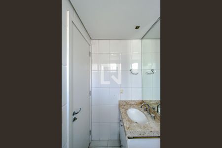 Apartamento à venda com 123m², 3 quartos e 3 vagasBanheiro da Suíte 2