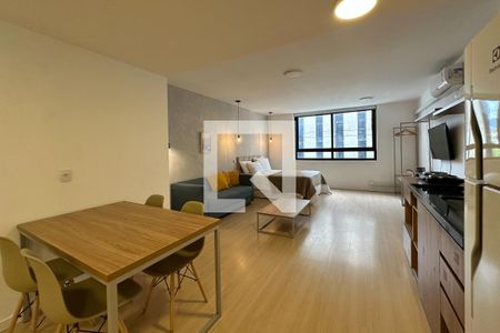 Sala/Quarto de kitnet/studio à venda com 1 quarto, 43m² em Centro, Rio de Janeiro