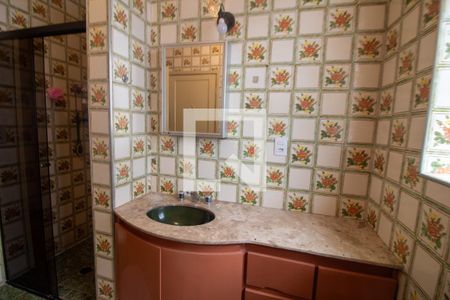 Casa à venda com 200m², 5 quartos e 2 vagasBanheiro 1