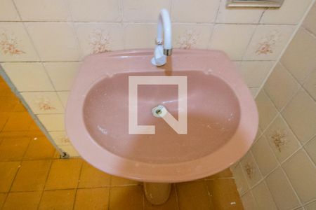 Casa para alugar com 60m², 2 quartos e sem vaga Casa para alugar com 60m², 2 quartos e sem vagaBanheiro