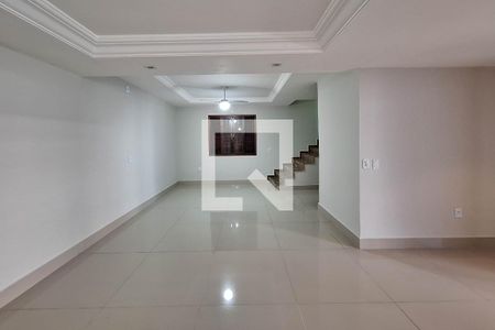 Sala 1 de casa à venda com 7 quartos, 400m² em Piratininga, Niterói