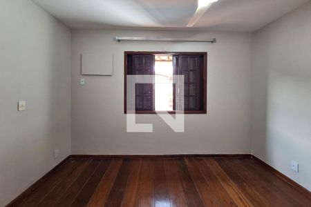 Quarto 2 de casa à venda com 7 quartos, 400m² em Piratininga, Niterói