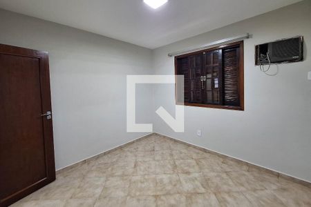 Quarto 1 de casa à venda com 7 quartos, 400m² em Piratininga, Niterói
