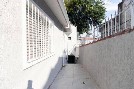 Casa à venda com 151m², 3 quartos e 1 vaga Casa à venda com 151m², 3 quartos e 1 vagaCorredor externo
