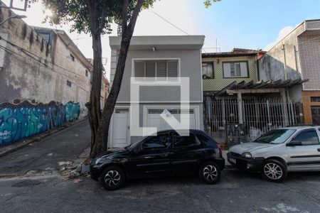 Casa à venda com 151m², 3 quartos e 1 vaga Casa à venda com 151m², 3 quartos e 1 vagaFachada