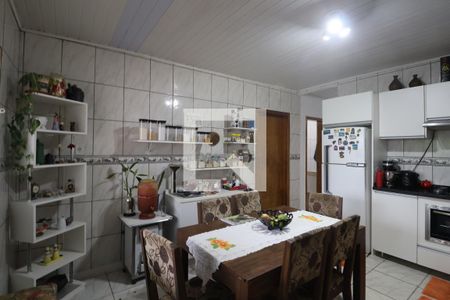 Casa à venda com 130m², 3 quartos e 3 vagasCozinha - Armários