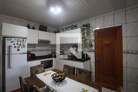 Casa à venda com 130m², 3 quartos e 3 vagasCozinha - Armários
