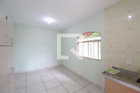 Casa para alugar com 200m², 4 quartos e 5 vagasCozinha
