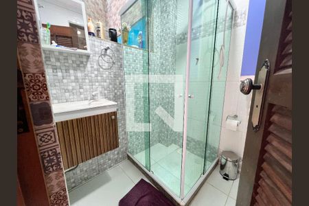 Casa à venda com 180m², 2 quartos e sem vagaBanheiro Fundos 