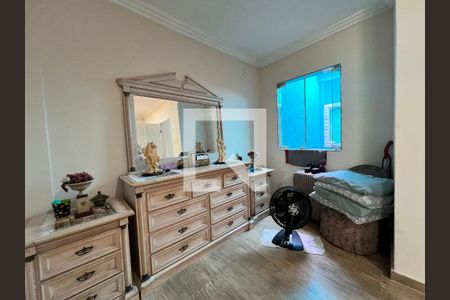 Casa à venda com 180m², 2 quartos e sem vagaQuarto Suíte 