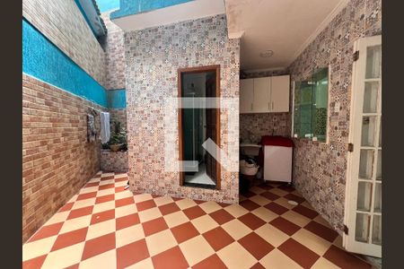 Casa à venda com 180m², 2 quartos e sem vagaÁrea de Serviço / Banheiro Serviço 