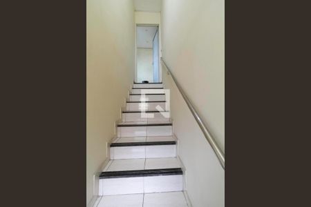 Apartamento à venda com 100m², 3 quartos e 1 vagaEscada