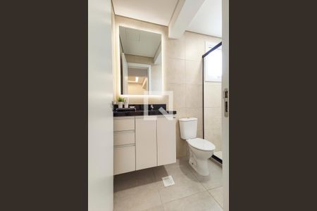 Banheiro de apartamento à venda com 1 quarto, 60m² em Centro, São Leopoldo