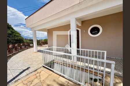 Casa à venda com 206m², 3 quartos e 3 vagasQuintal