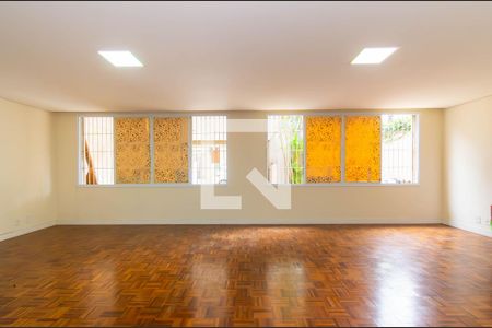 Sala de casa para alugar com 4 quartos, 300m² em Planalto Paulista, São Paulo