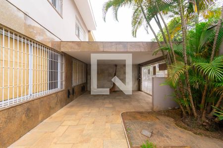 Entrada / Garagem de casa para alugar com 4 quartos, 300m² em Planalto Paulista, São Paulo
