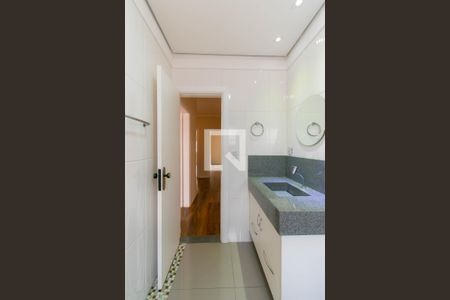 Banheiro 2 de casa para alugar com 4 quartos, 300m² em Planalto Paulista, São Paulo