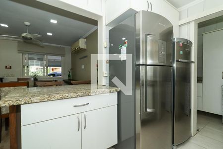 Casa de condomínio para alugar com 247m², 3 quartos e 3 vagasCozinha