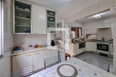 Casa à venda com 220m², 3 quartos e 2 vagas Casa à venda com 220m², 3 quartos e 2 vagasCozinha