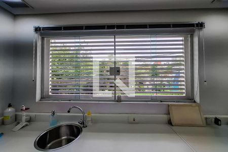 Casa à venda com 220m², 3 quartos e 2 vagas Casa à venda com 220m², 3 quartos e 2 vagasEdícula