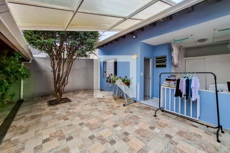 Casa à venda com 220m², 3 quartos e 2 vagas Casa à venda com 220m², 3 quartos e 2 vagasÁrea Externa